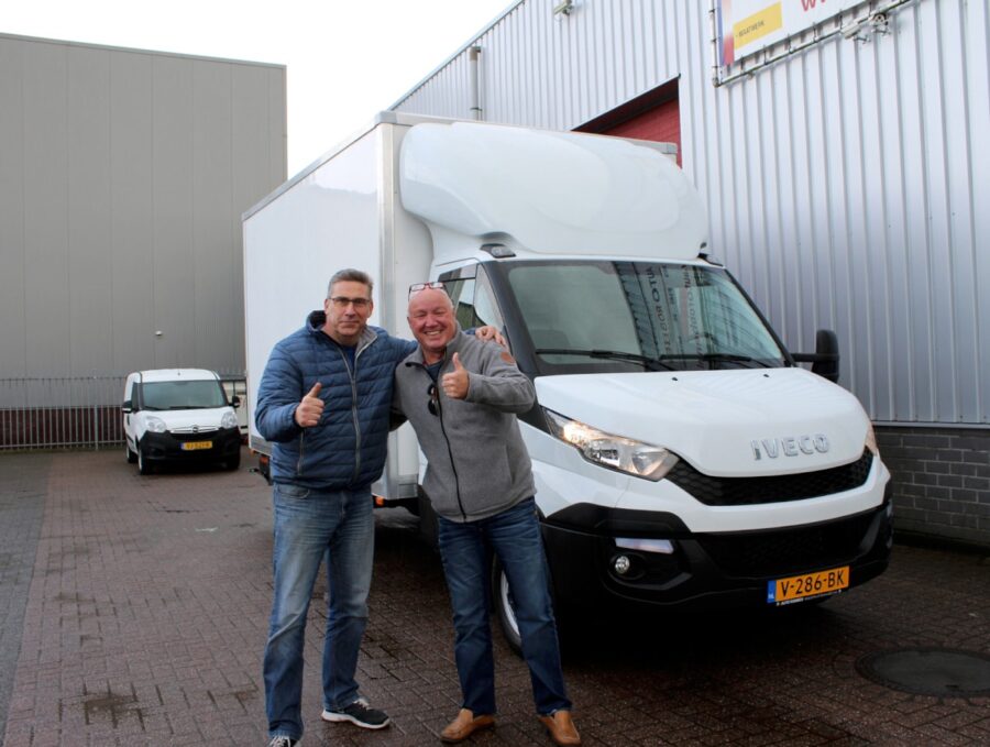 Bakwagen-met-laadklep-1