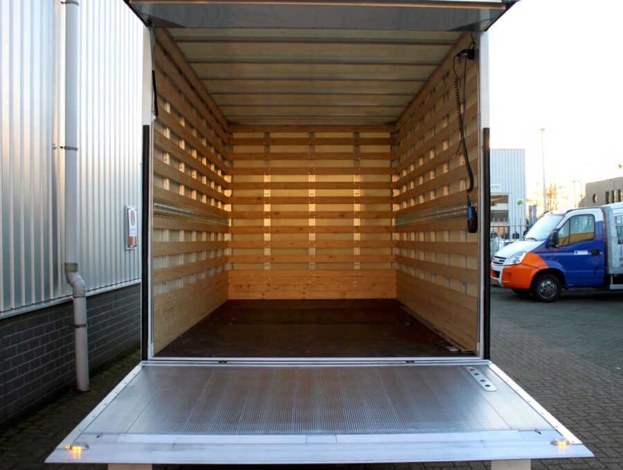 Bakwagen-met-laadklep-4