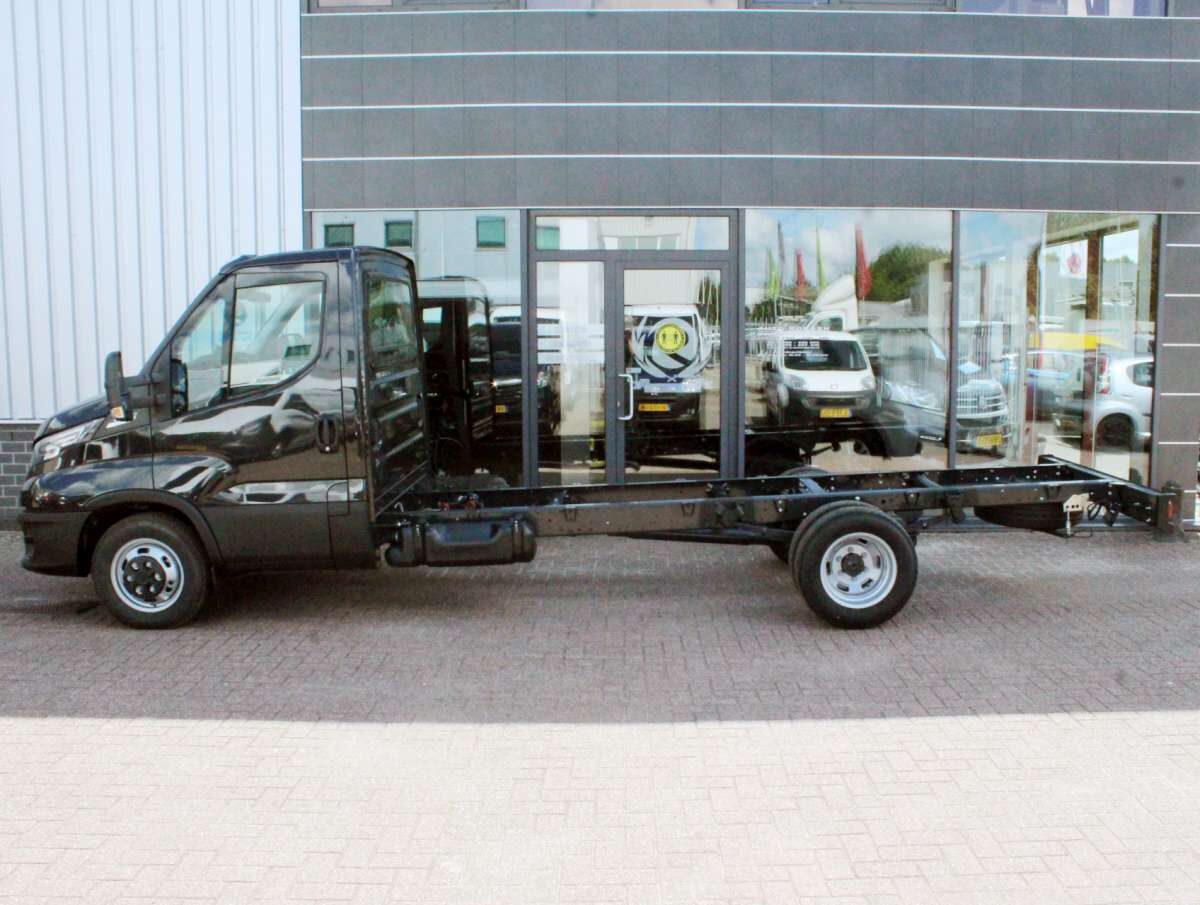Nieuwe Iveco Daily 35C18HA8 3.0 410 Aut. Chassis Cabine