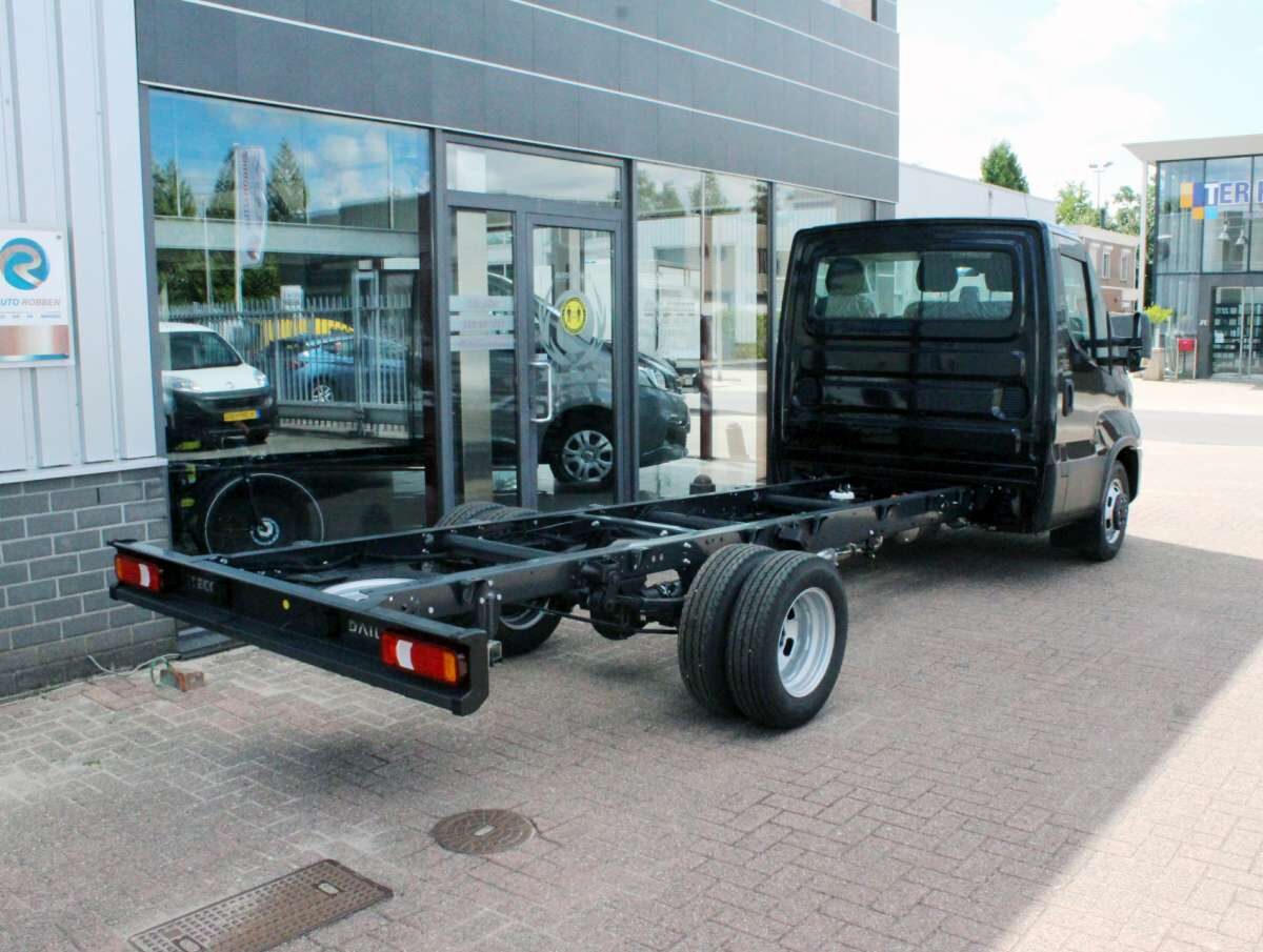 Nieuwe Iveco Daily 35C18HA8 3.0 410 Aut. Chassis Cabine