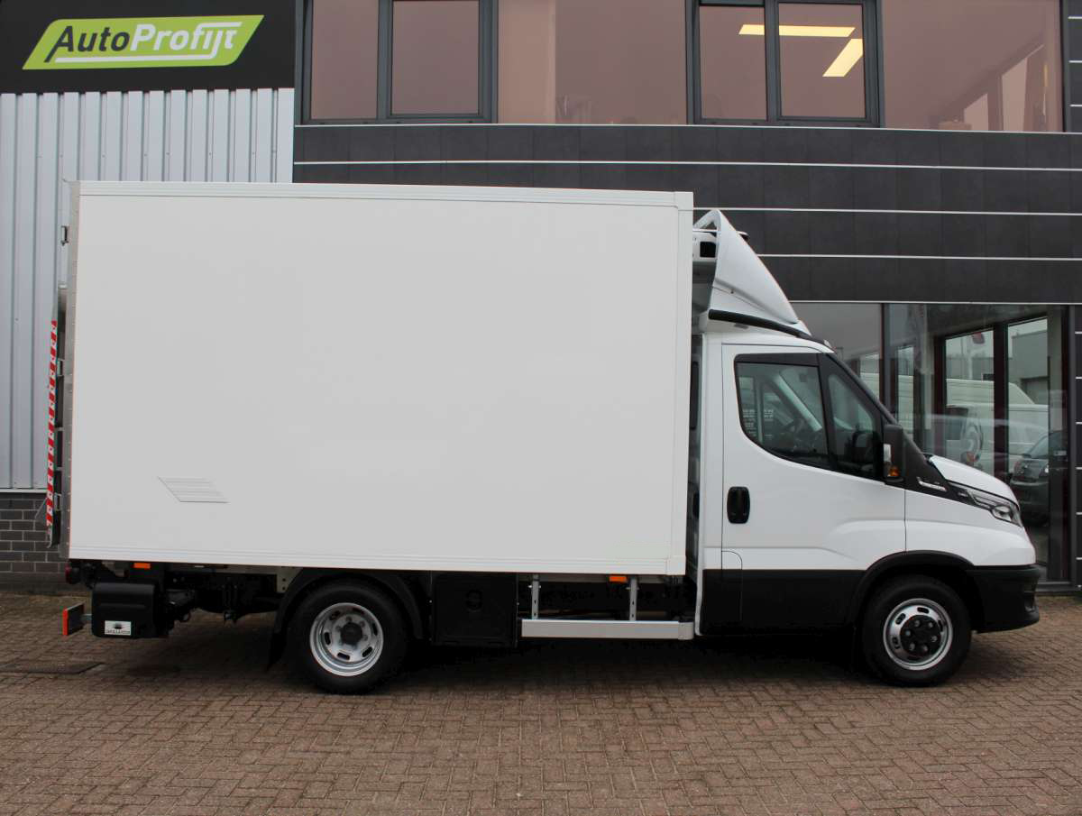 Iveco Daily 35C18HA8 3.0 345 Aut. Koelwagen/Vrieswagen Bakwagen met Laadklep/Achterdeuren Nieuw