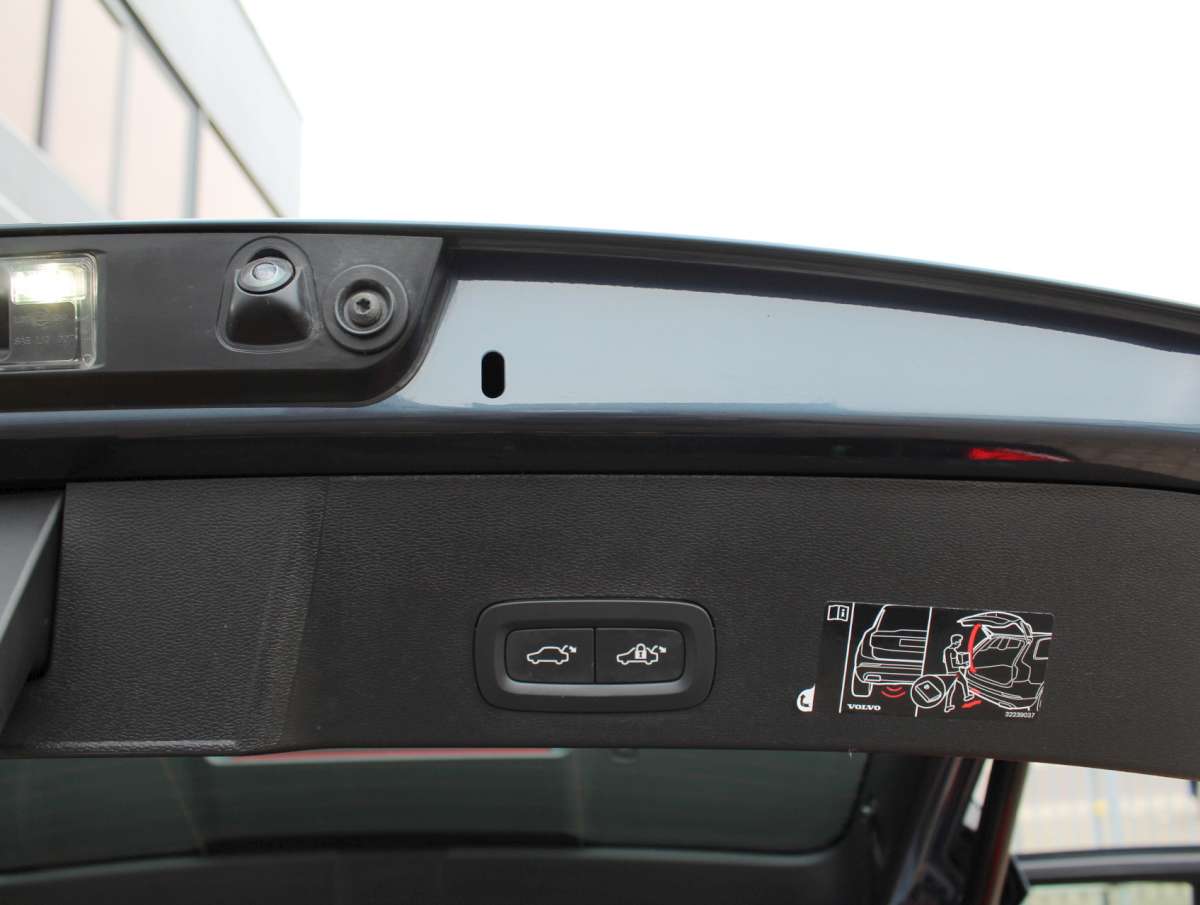 Volvo XC40 1.5 T5 Recharge Inscription Hybride Elektrisch/Benzine Panoramadak