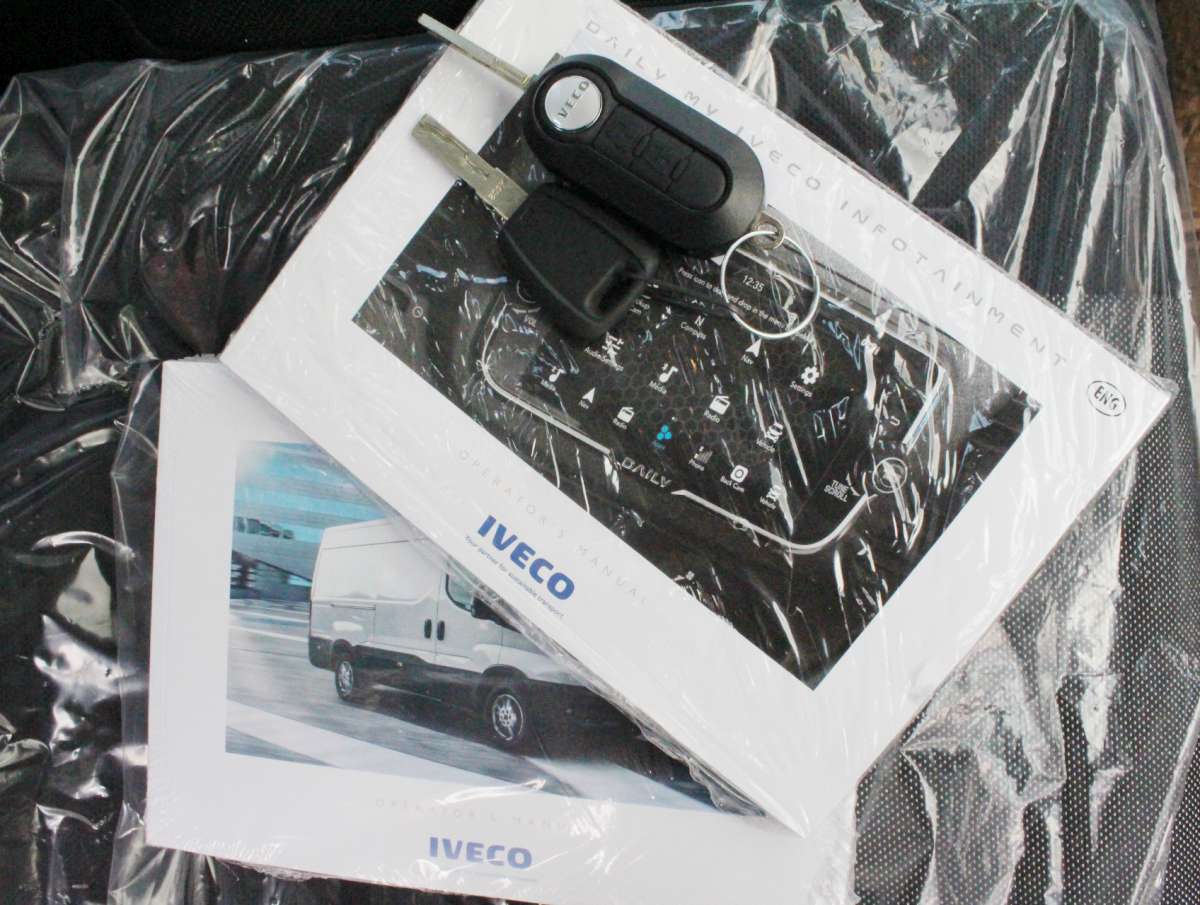 Iveco Daily 35C18HA8 3.0 410 Open Laadbak/Pick-up Aut. Wit Nieuw