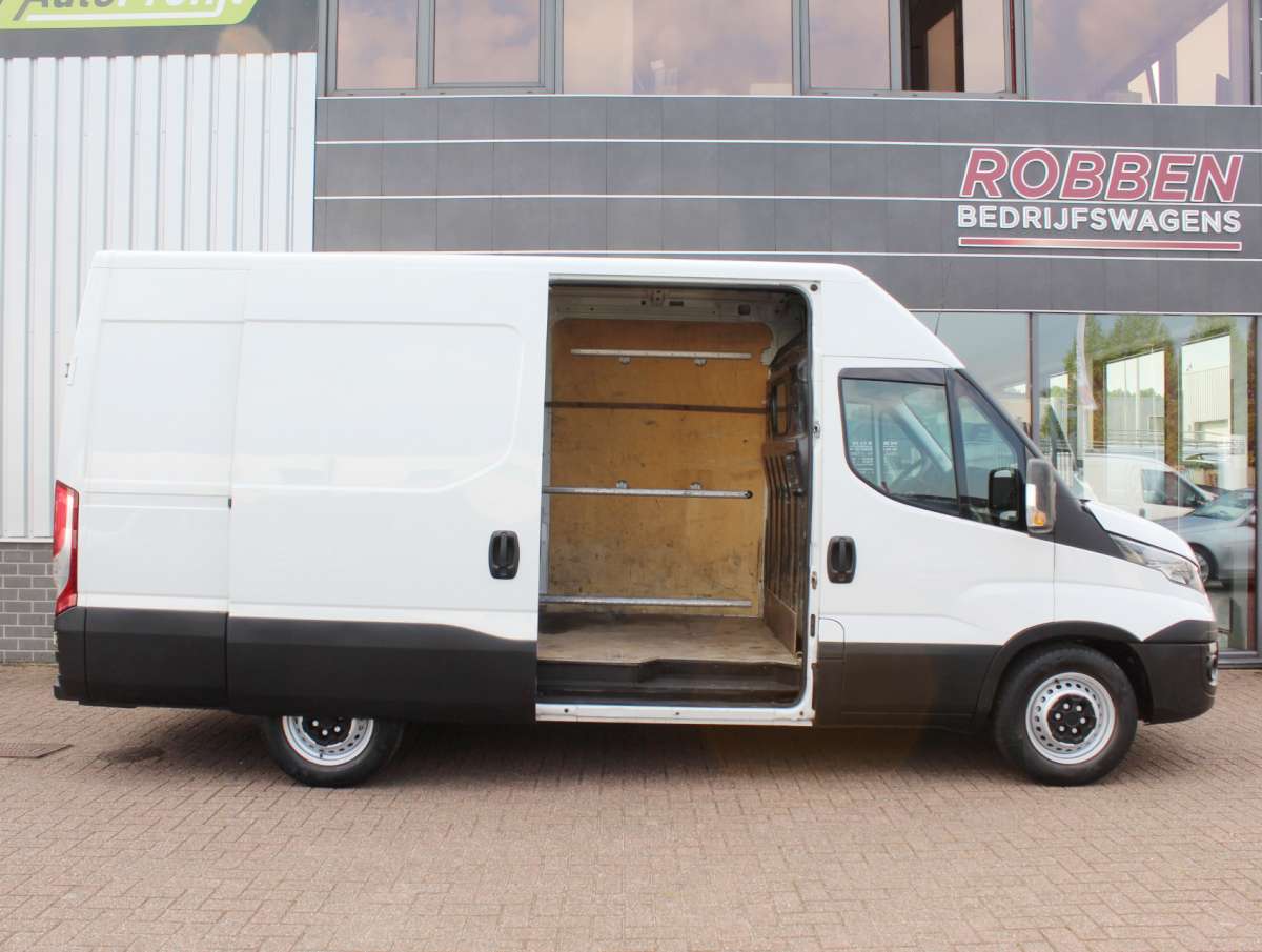 Iveco Daily 35S13V 2.3 352L H2 Airco/Trekhaak/Bijrijdersbank