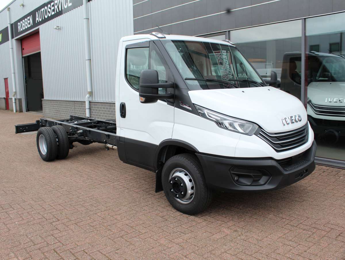 Iveco Daily 70C18HA8 Chassis Cabine 410 Aut. Nav/Airco/Cruise Nieuw