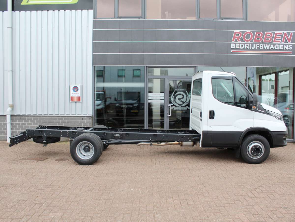 Iveco Daily 70C18HA8 Chassis Cabine 410 Aut. Nav/Airco/Cruise Nieuw