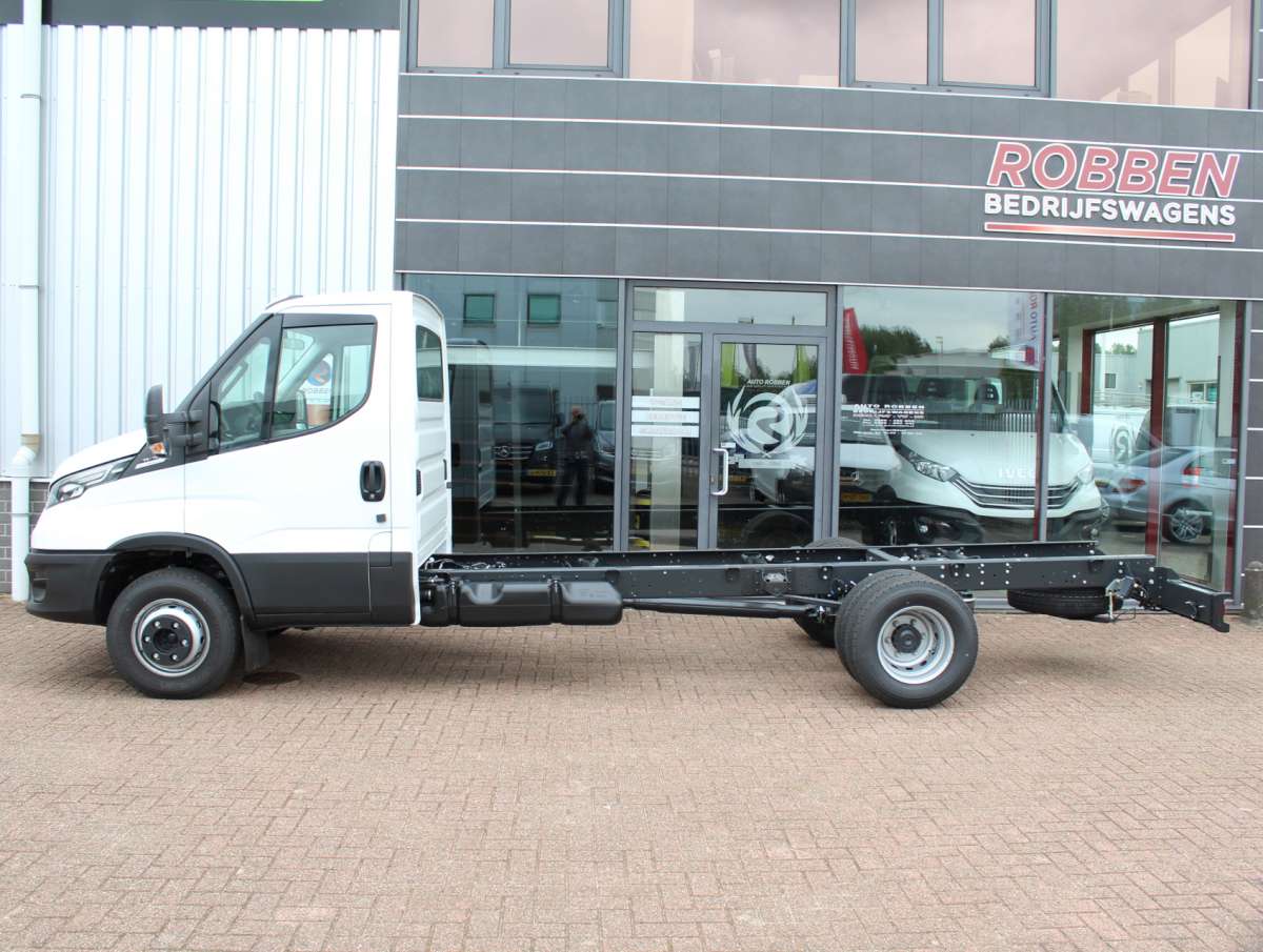 Iveco Daily 70C18HA8 Chassis Cabine 410 Aut. Nav/Airco/Cruise Nieuw