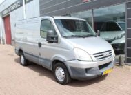 Iveco Daily 35S18V 3.0 300 L1H1 Airco/Trekhaak/Tachograaf