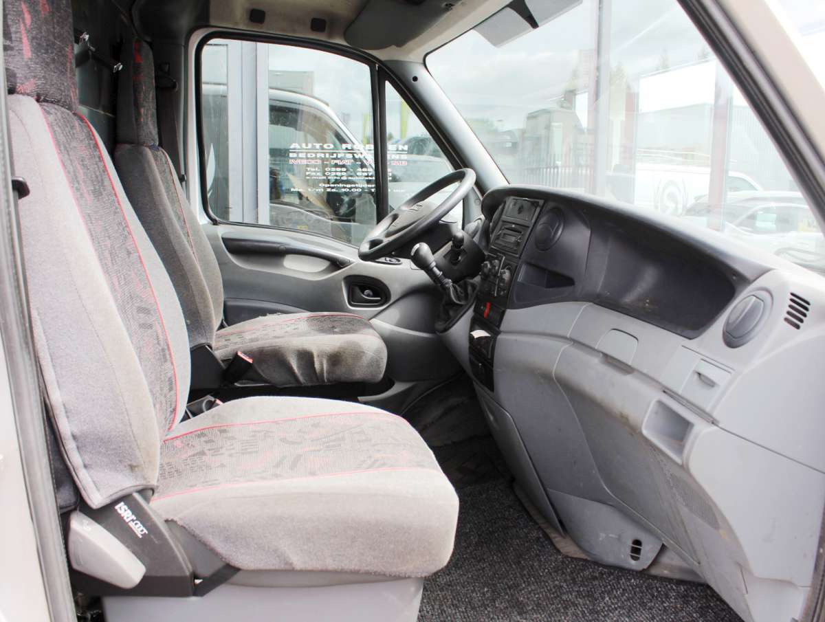 Iveco Daily 35S18V 3.0 300 L1H1 Airco/Trekhaak/Tachograaf