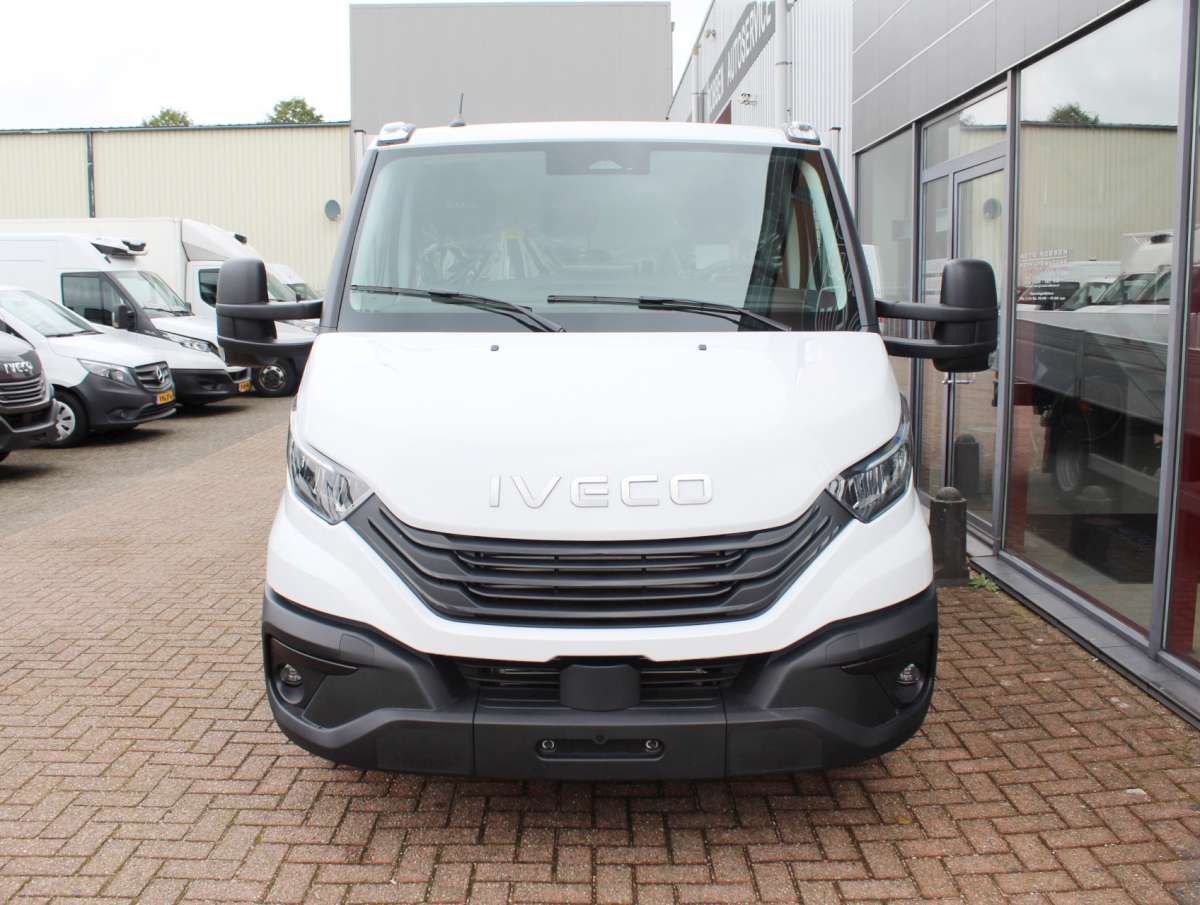 Nieuwe Iveco Daily 35C18HA8 3.0 410 Open Laadbak Automaat Dubbellucht/Trekhaak