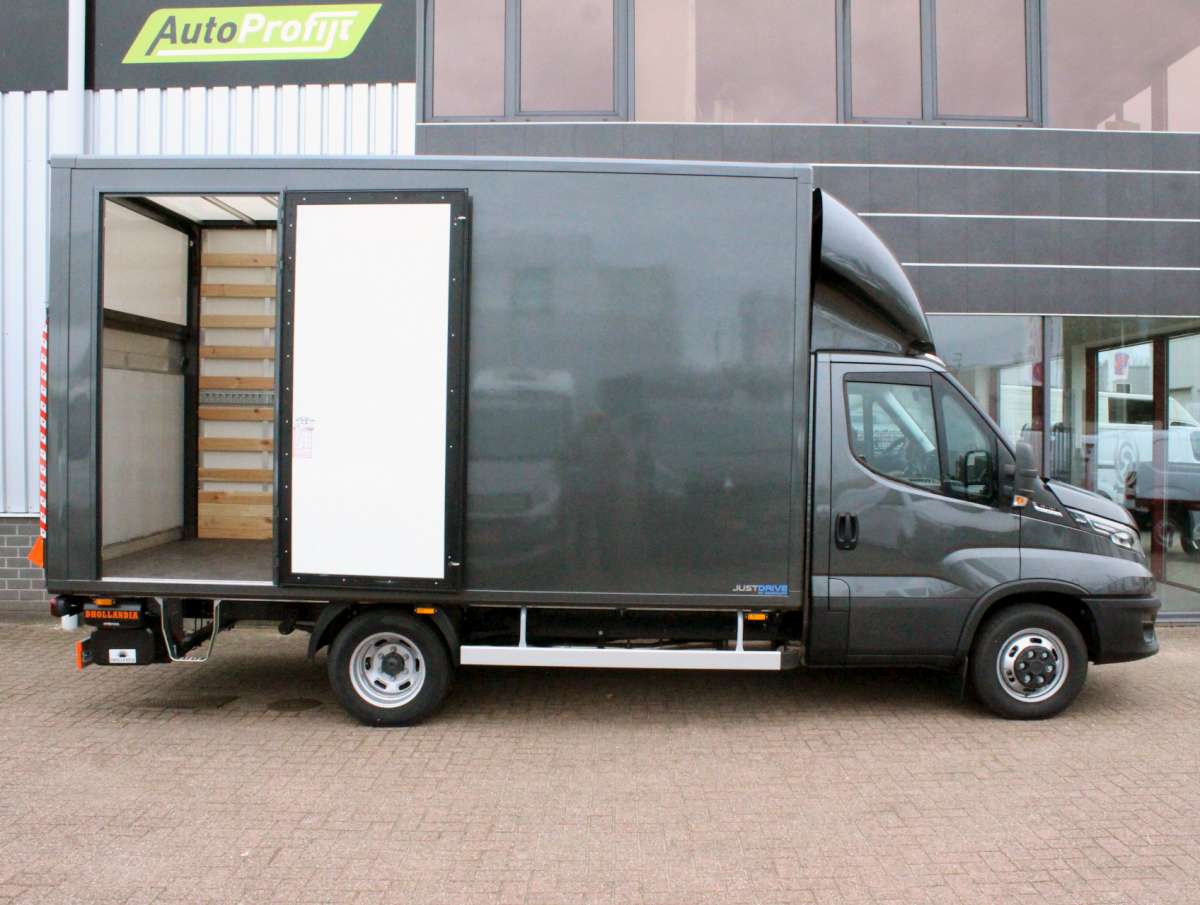 Iveco Daily 35C18HA8 3.0 410 Bakwagen Aut. Laadklep Grijs Nieuw