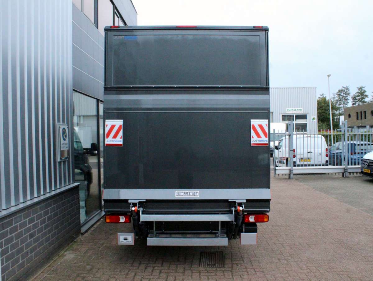 Iveco Daily 35C18HA8 3.0 410 Bakwagen Aut. Laadklep Grijs Nieuw