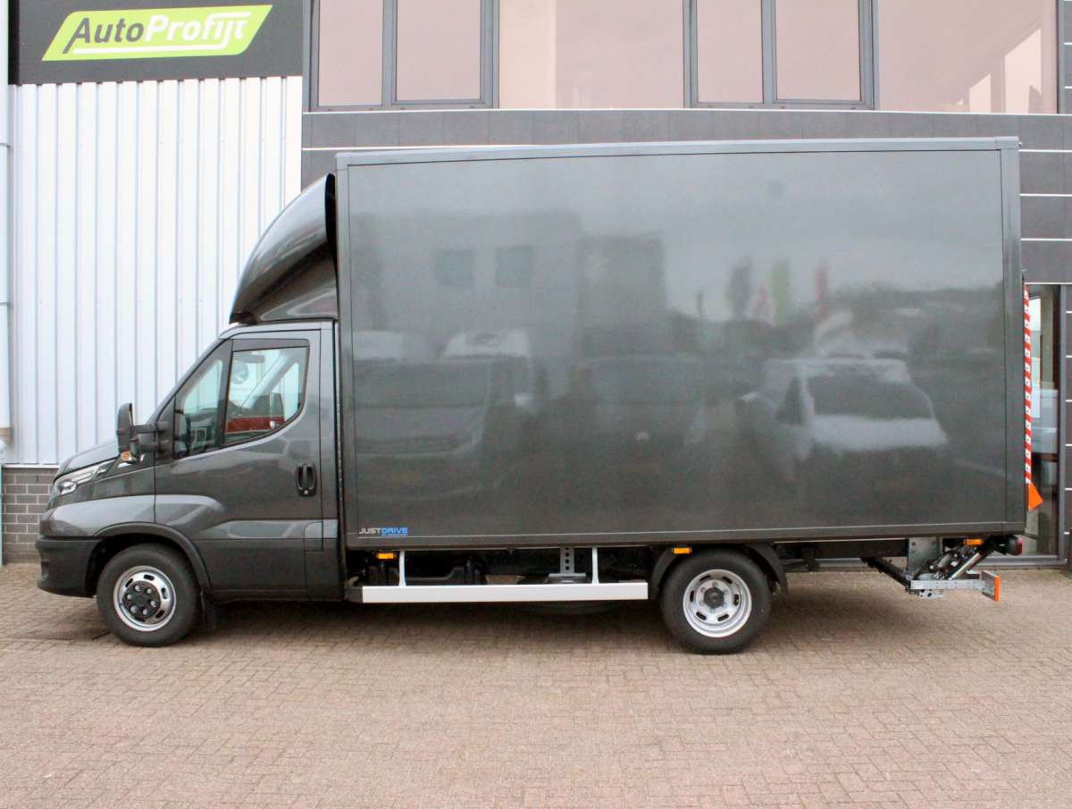 Iveco Daily 35C18HA8 3.0 410 Bakwagen Aut. Laadklep Grijs Nieuw