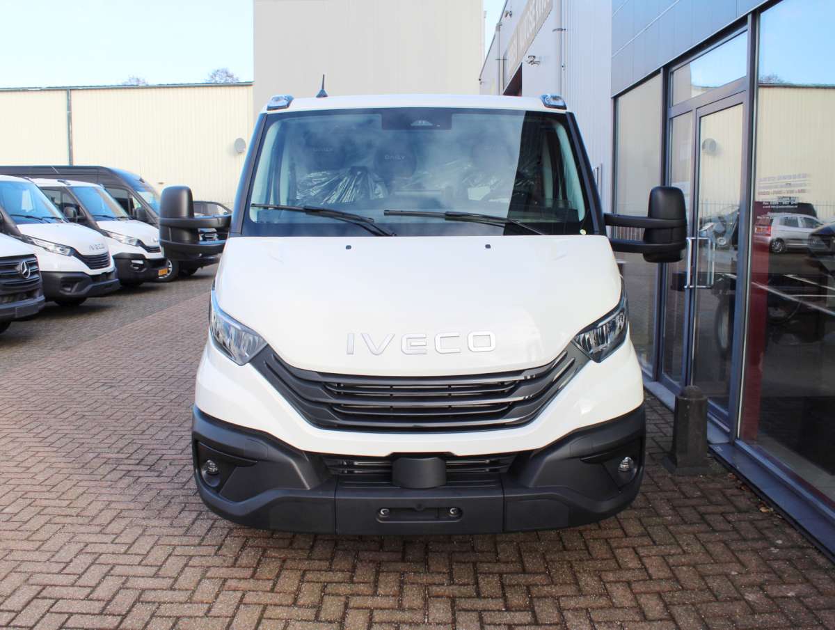 Nieuwe Iveco Daily 42C18HA8 3.0 410 Chassis Cabine Automaat Dubbellucht