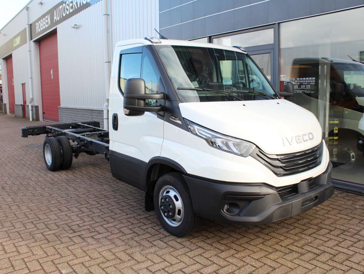 Nieuwe Iveco Daily 42C18HA8 3.0 410 Chassis Cabine Automaat Dubbellucht