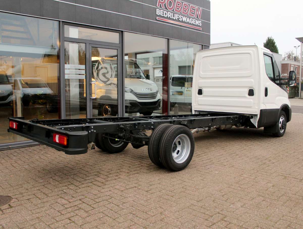 Nieuwe Iveco Daily 42C18HA8 3.0 410 Chassis Cabine Automaat Dubbellucht