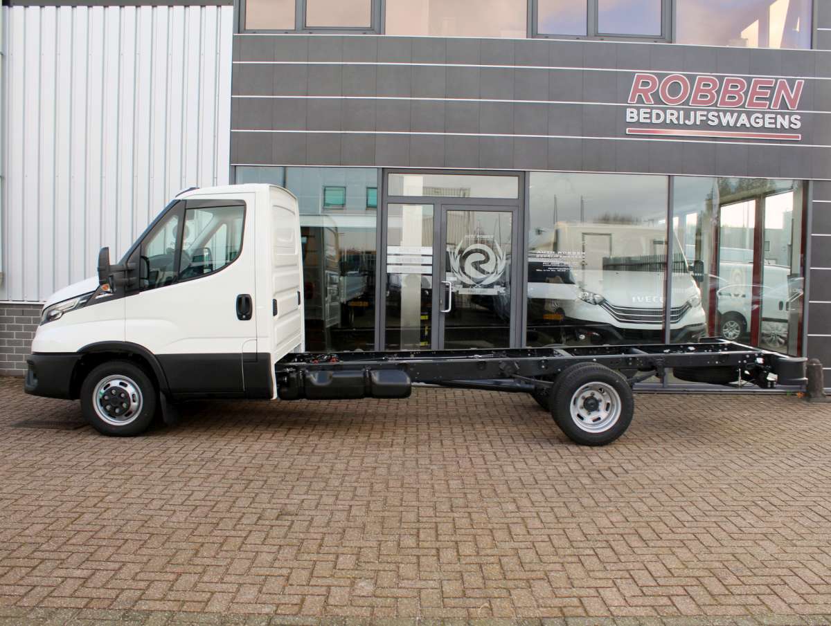 Nieuwe Iveco Daily 42C18HA8 3.0 410 Chassis Cabine Automaat Dubbellucht