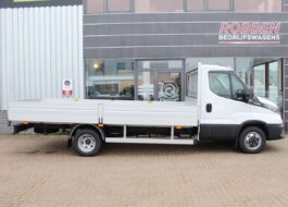 Witte nieuwe Iveco Daily open laadbak leasen of kopen