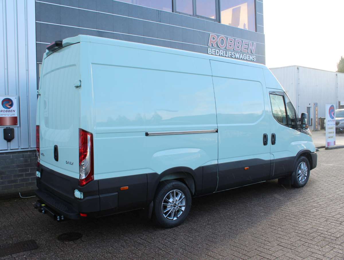 Iveco Daily 35S16 HA8 2.3 352L H2 Aut. Trekhaak/Cam/PDC Nieuw