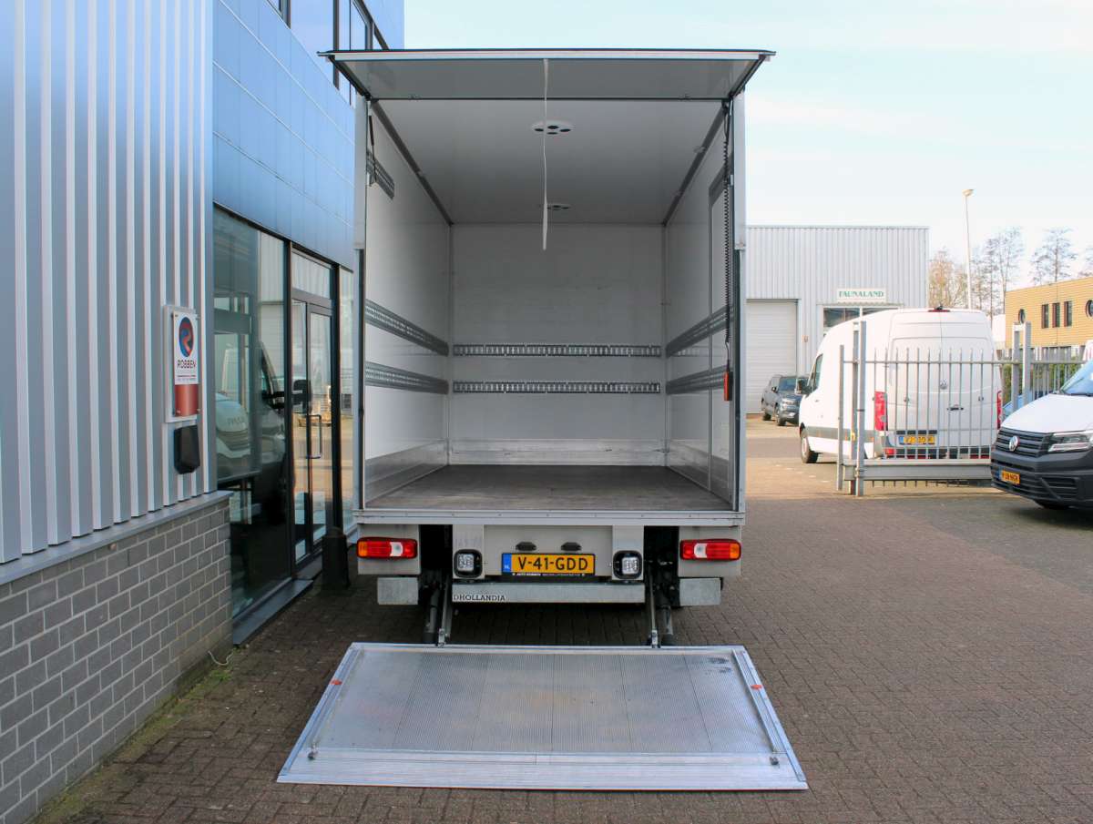 Iveco Daily 40C18 HA8 Bakwagen 3500/4200kg Aut. Laadklep Bak+Zijdeur