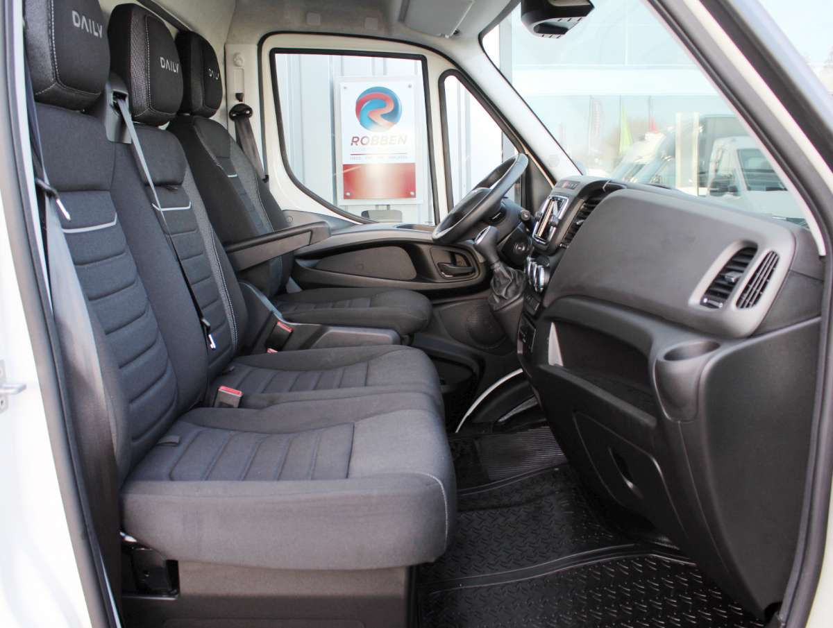 Iveco Daily 40C18 HA8 Bakwagen 3500/4200kg Aut. Laadklep Bak+Zijdeur