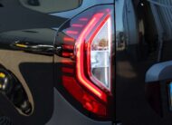 Zwarte Renault Kangoo bestelwagen benzine