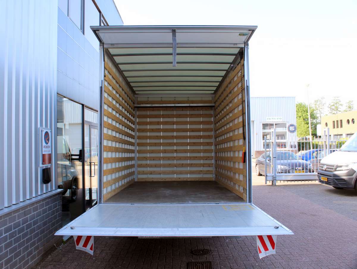 Iveco Daily 40C18 HA8 Bakwagen Aut. Laadklep 1000 kg / Zijdeur