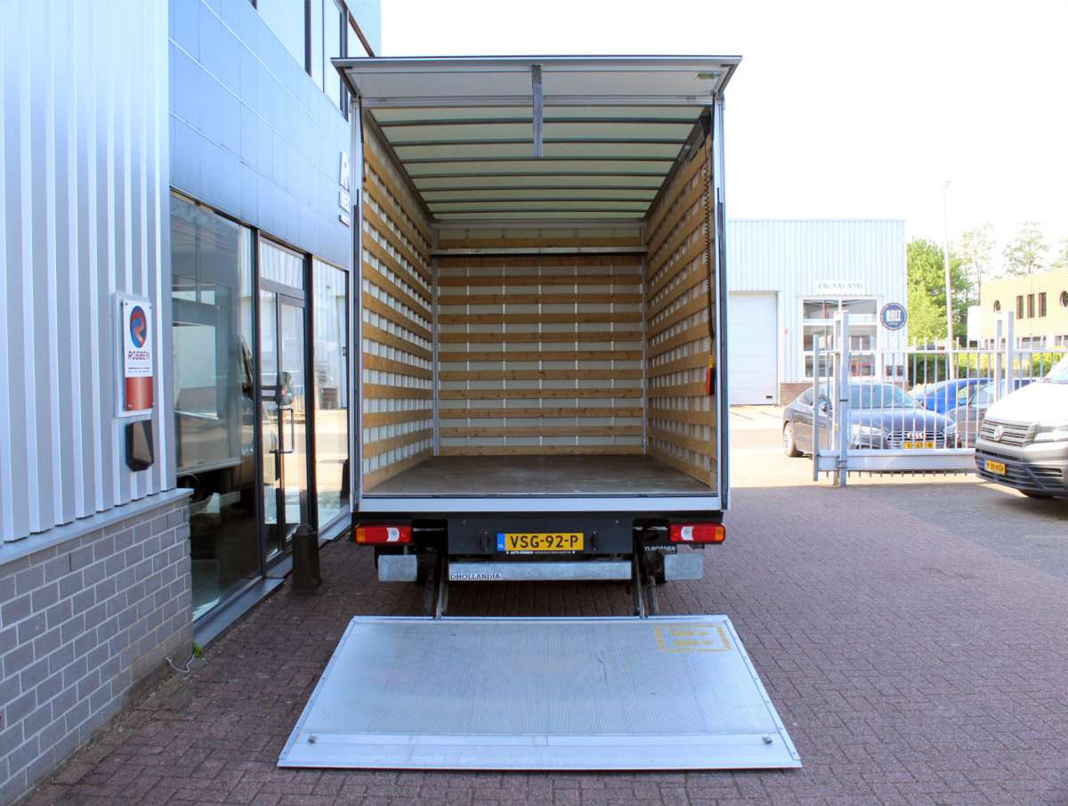 Iveco Daily 40C18 HA8 Bakwagen Aut. Laadklep 1000 kg / Zijdeur