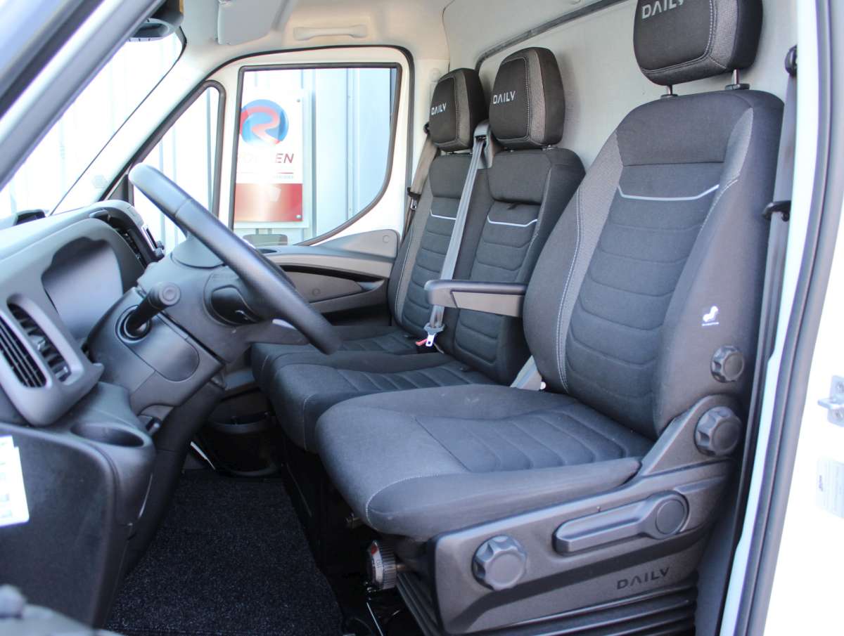 Iveco Daily 40C18 HA8 Bakwagen Aut. Laadklep 1000 kg / Zijdeur