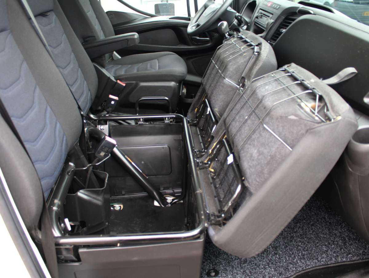Iveco Daily 35C15 3.0 410 Bakwagen Laadklep Zijdeur Dubbellucht Trekhaak