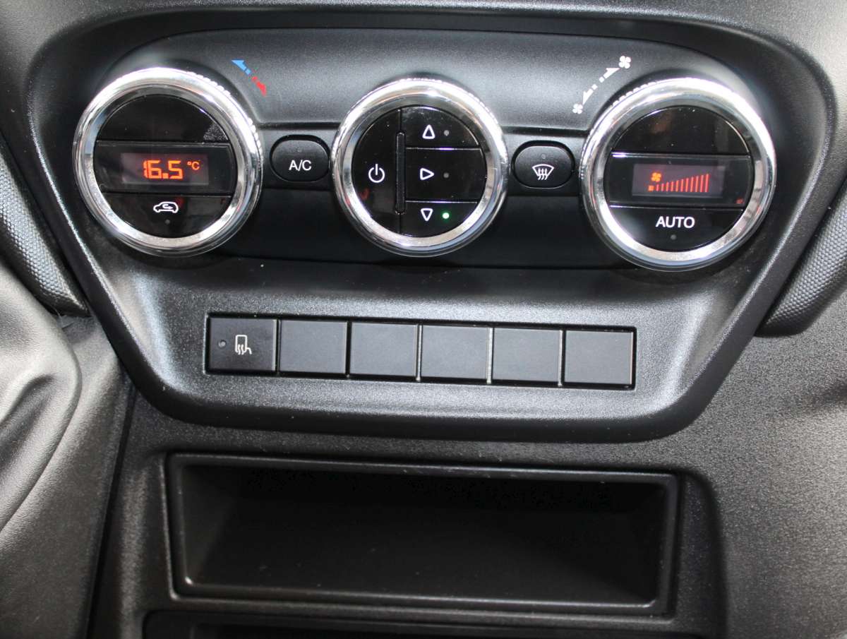 Iveco Daily 35C15 3.0 410 Bakwagen Laadklep Zijdeur Dubbellucht Trekhaak