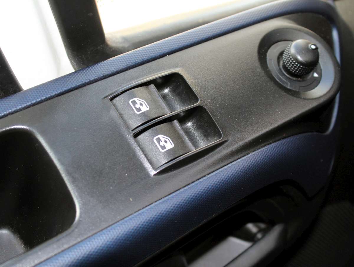 Iveco Daily 40C18 3.0 410 Bakwagen Aut. Laadklep 1000kg Dubbellucht/Trekhaak