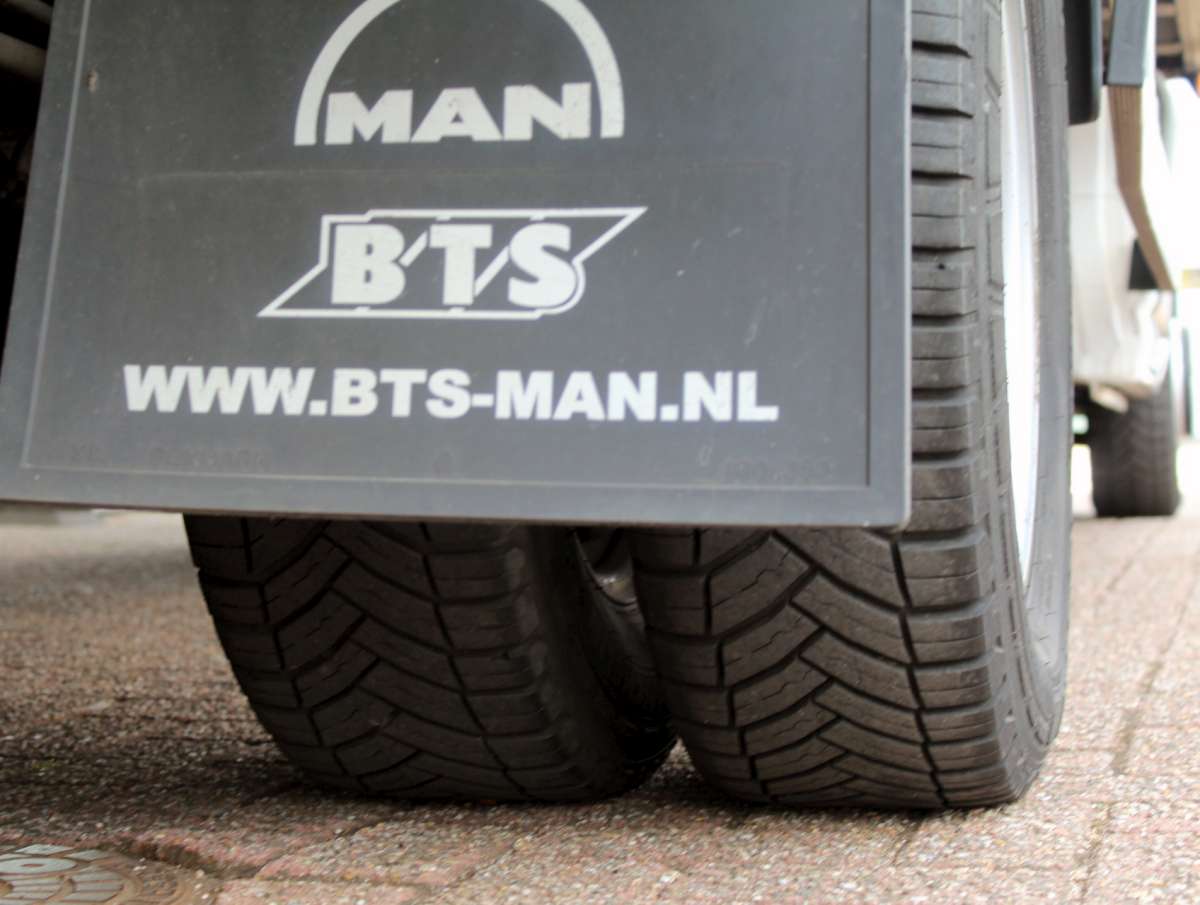 Man TGE 2.0 3.180 Bakwagen – Laadklep 1000 kg Hefv. / Dubbellucht