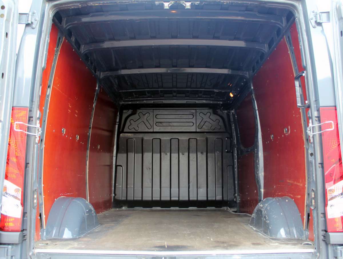 Iveco Daily 35S18V 3.0 352 Aut. Airco/Cruise/Nav Trekhaak H1L2