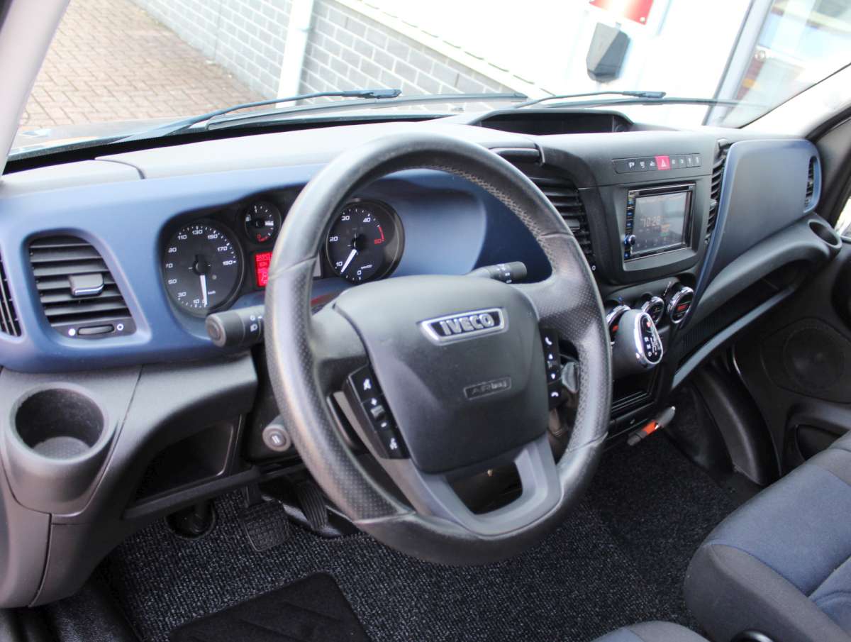 Iveco Daily 35S18V 3.0 352 Aut. Airco/Cruise/Nav Trekhaak H1L2