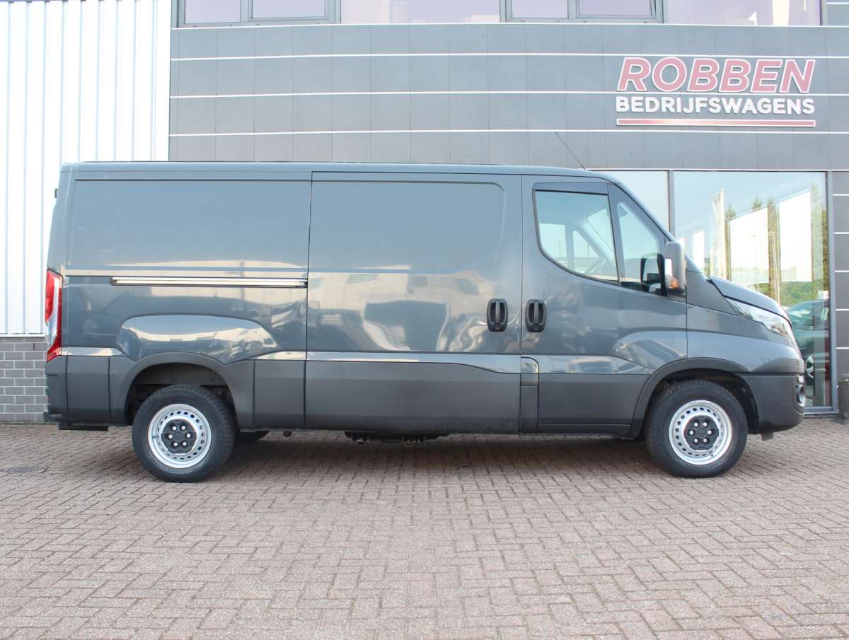 Iveco Daily 35S18V 3.0 352 Aut. Airco/Cruise/Nav Trekhaak H1L2