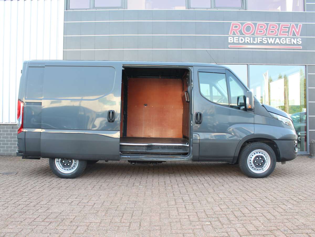 Iveco Daily 35S18V 3.0 352 Aut. Airco/Cruise/Nav Trekhaak H1L2