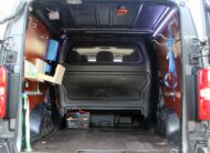 Opel Vivaro Dubbele cabine 2 schuifdeuren werkbus omvormer zonnepaneel
