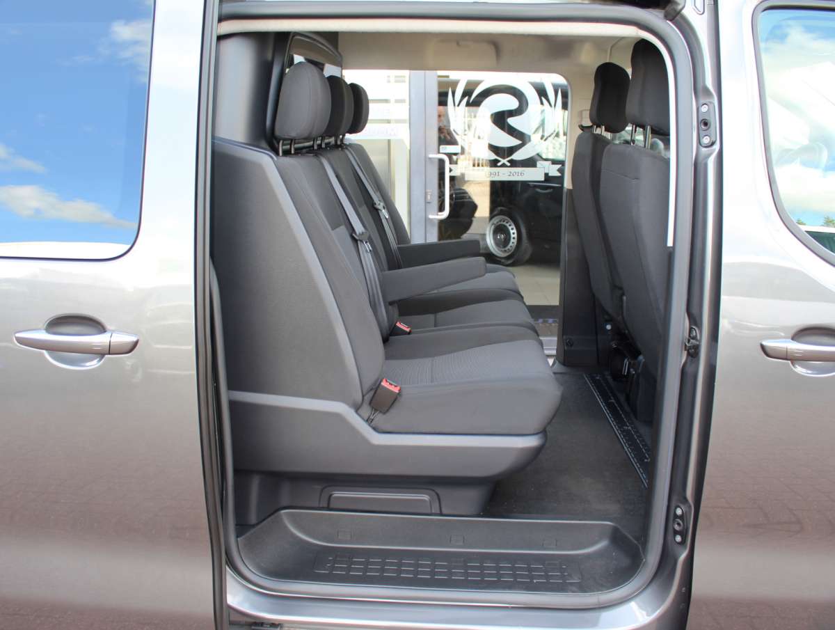 Opel Vivaro 2.0 CDTI L3H1 Dubbele Cabine Aut. 2 Schuifdeuren Zonnepaneel/Omvormer Airco/Nav/Cam