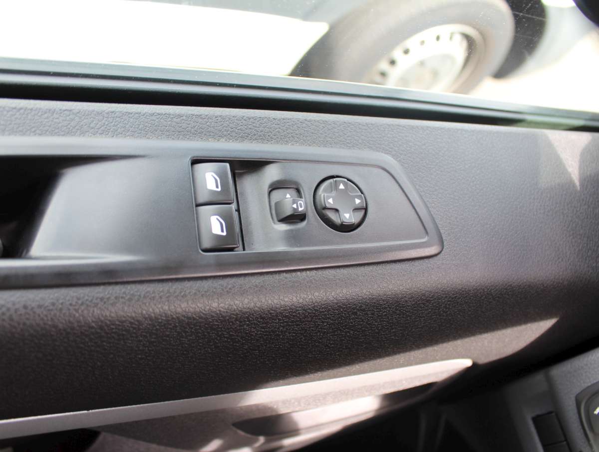 Opel Vivaro 2.0 CDTI L3H1 Dubbele Cabine Aut. 2 Schuifdeuren Zonnepaneel/Omvormer Airco/Nav/Cam