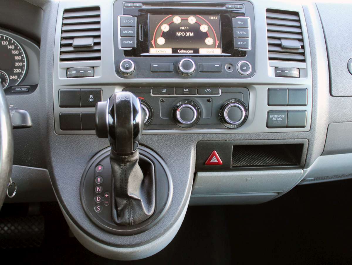 Volkswagen Transporter T5 2.0 TDI Aut. Dubbele Cabine L2 Trekhaak Nav/Airco/Cruise