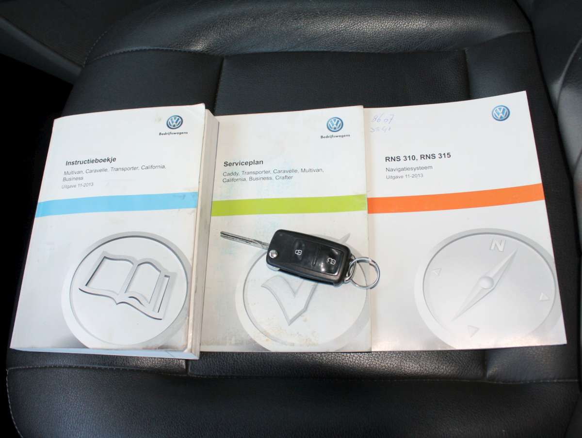 Volkswagen Transporter T5 2.0 TDI Aut. Dubbele Cabine L2 Trekhaak Nav/Airco/Cruise
