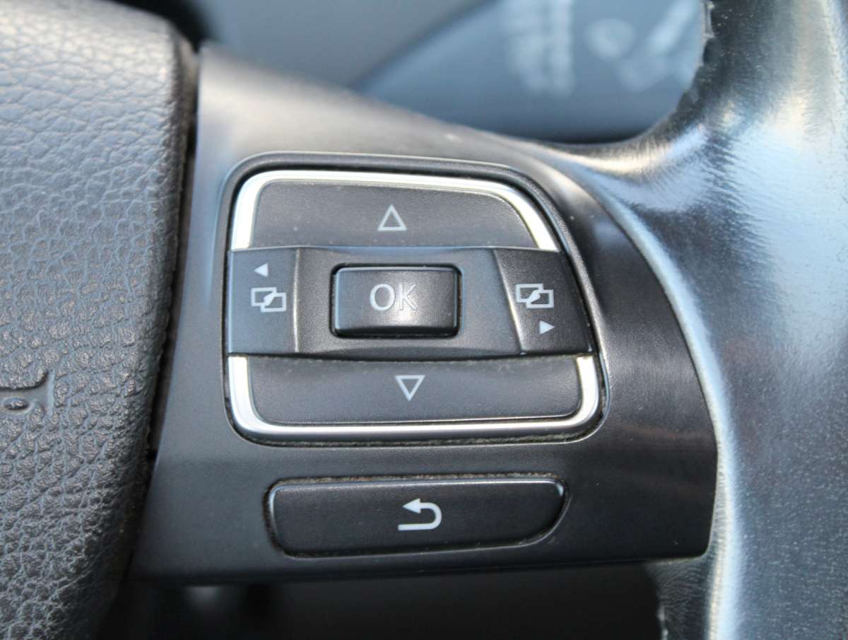Volkswagen Transporter T5 2.0 TDI Aut. Dubbele Cabine L2 Trekhaak Nav/Airco/Cruise