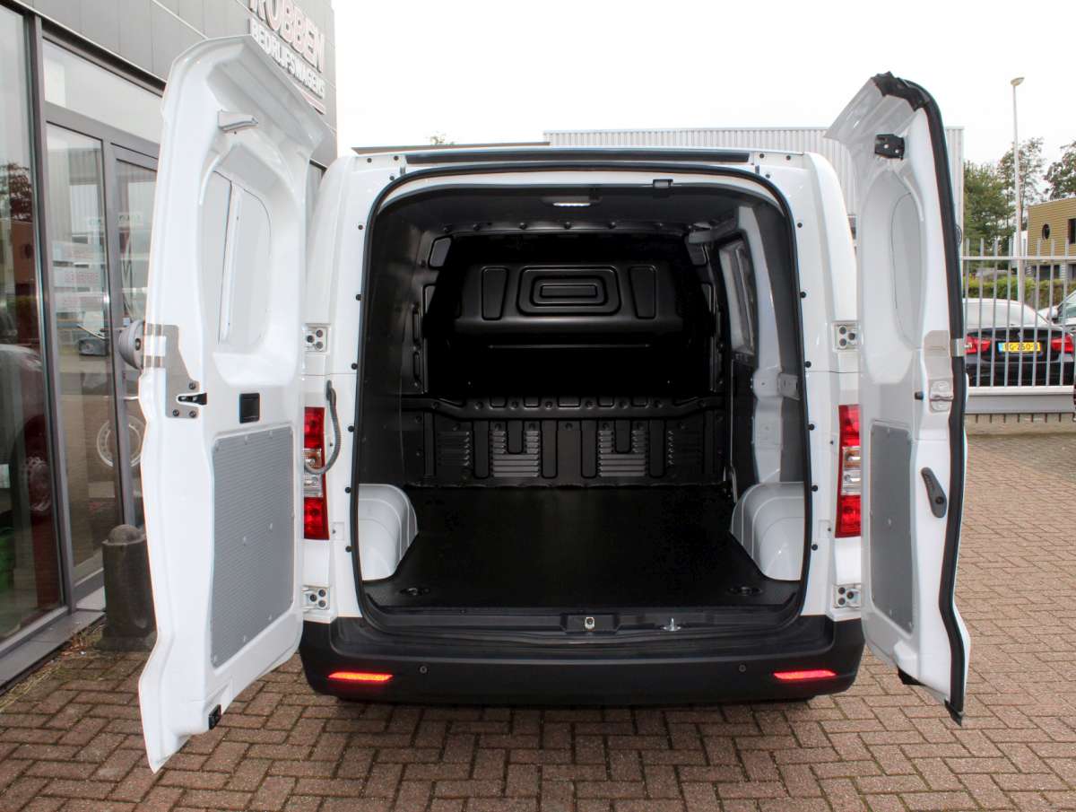 Maxus eDeliver 3 SWB 50 kWh L1H1 Elektrisch Airco/Cruise/Cam Nieuw