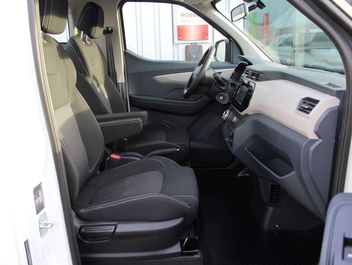 Maxus eDeliver 3 LWB 50 kWh Pick-Up / Open Laadbak Elektrisch Airco/Cruise/Cam Nieuw L2