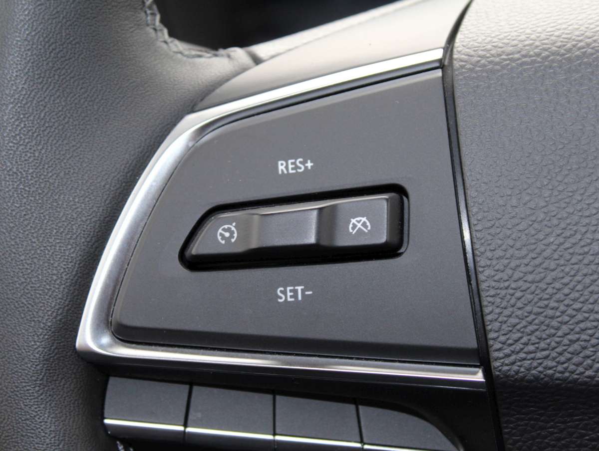 Maxus eDeliver 3 LWB 50 kWh Pick-Up / Open Laadbak Elektrisch Airco/Cruise/Cam Nieuw L2