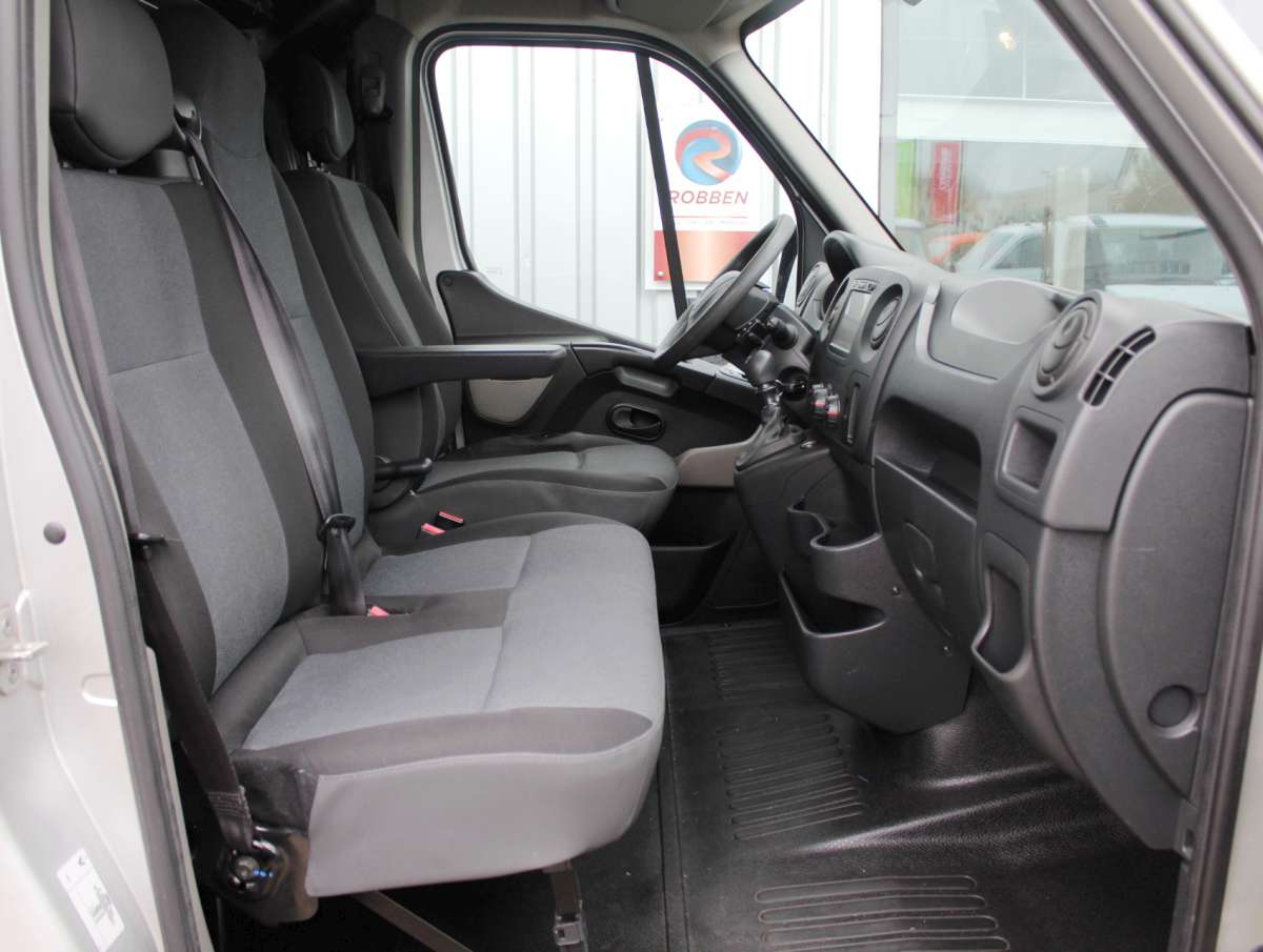 Renault Master T35 2.3 dCi L2H2 Airco/Cruise/Nav/PDC