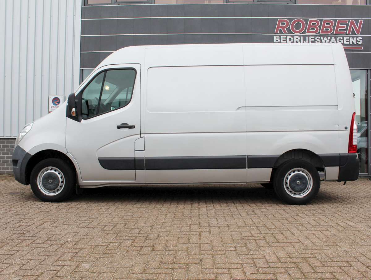 Renault Master T35 2.3 dCi L2H2 Airco/Cruise/Nav/PDC