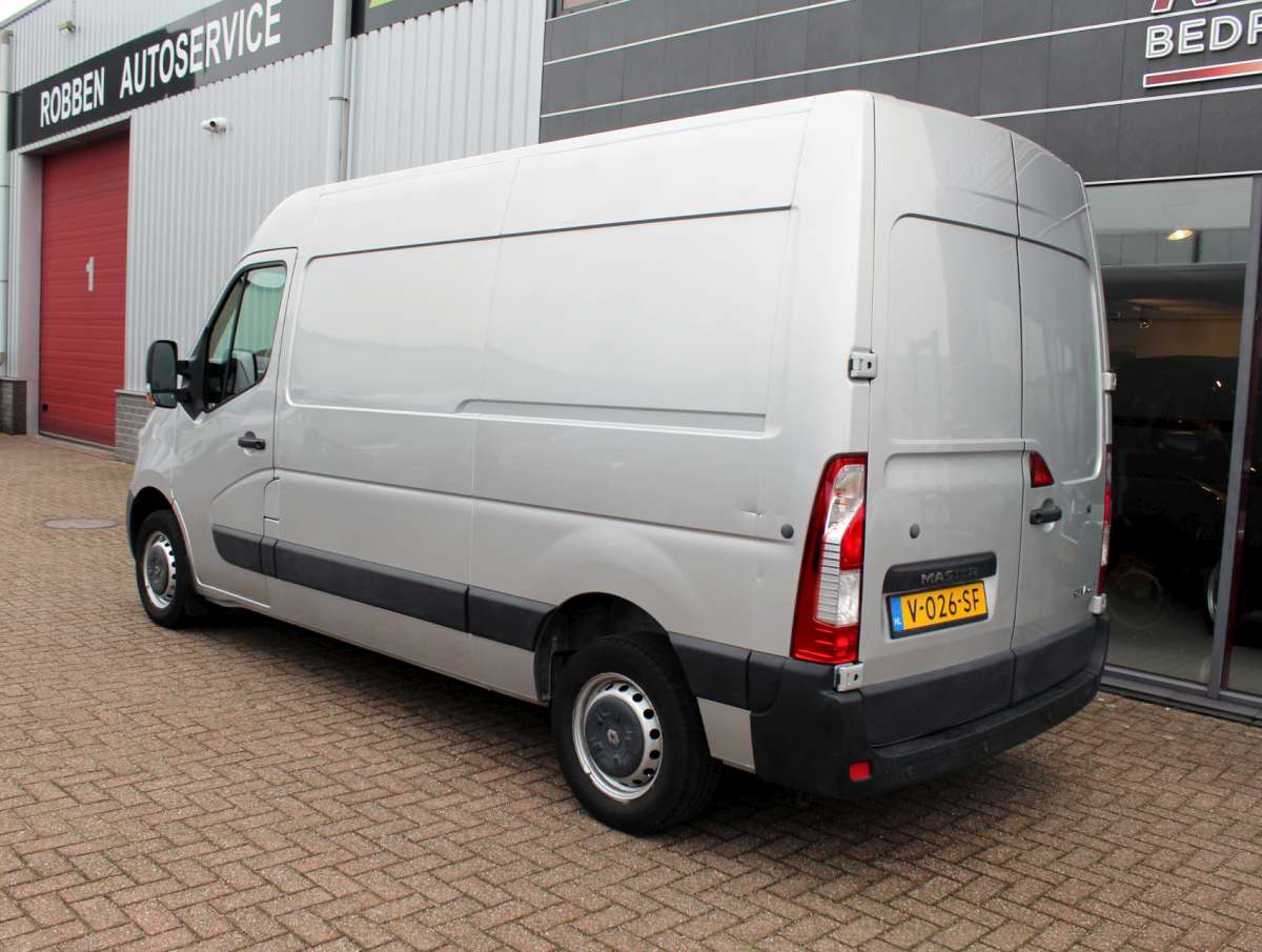 Renault Master T35 2.3 dCi L2H2 Airco/Cruise/Nav/PDC