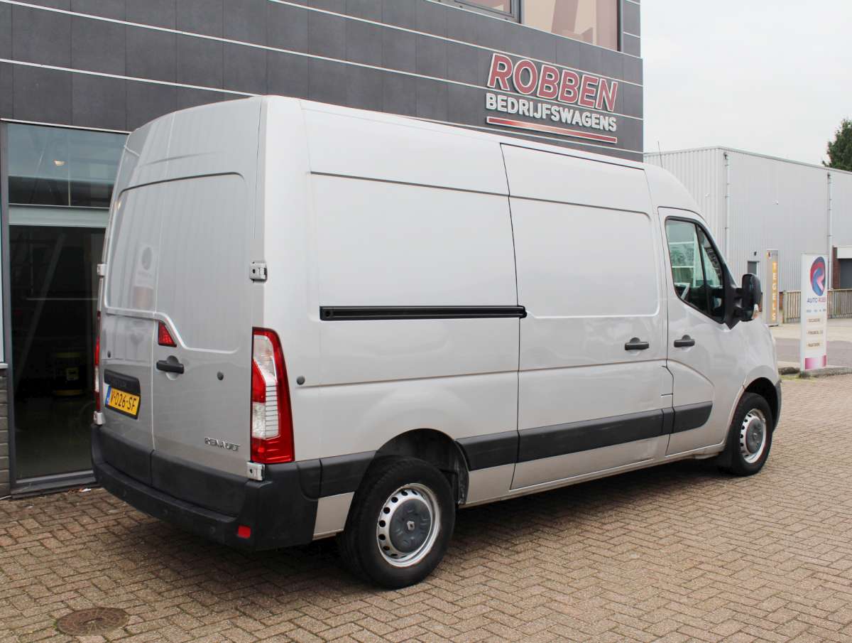 Renault Master T35 2.3 dCi L2H2 Airco/Cruise/Nav/PDC